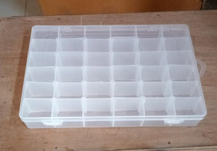 Organizer box for jewelry with dividers